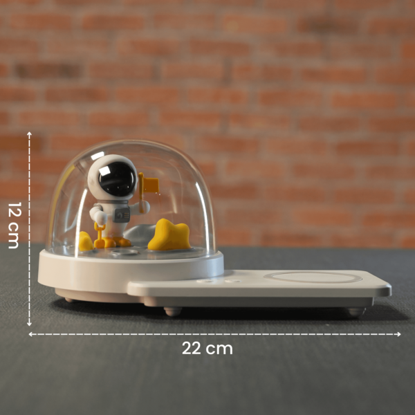 Astronaut Wireless Charger - Image 4